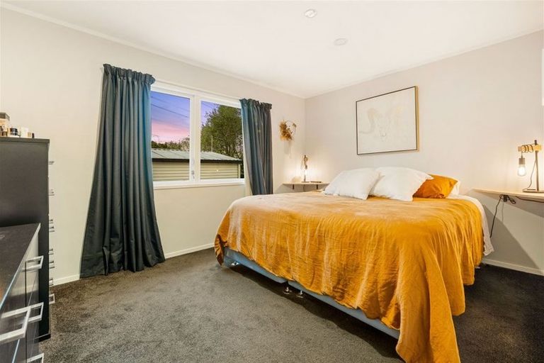 Photo of property in 20 Arlette Place, Massey, Auckland, 0614