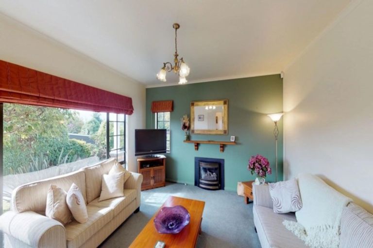 Photo of property in 6 Hillcrest Lane, Levin, 5510