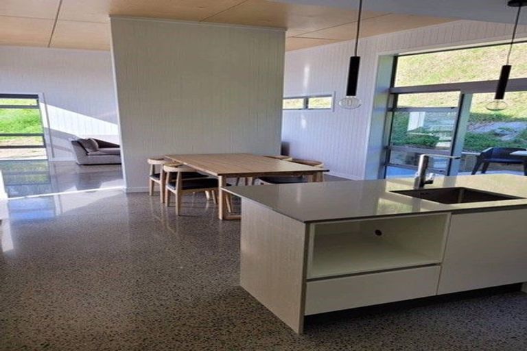 Photo of property in 5 Hihi Place, Waikanae, 5036