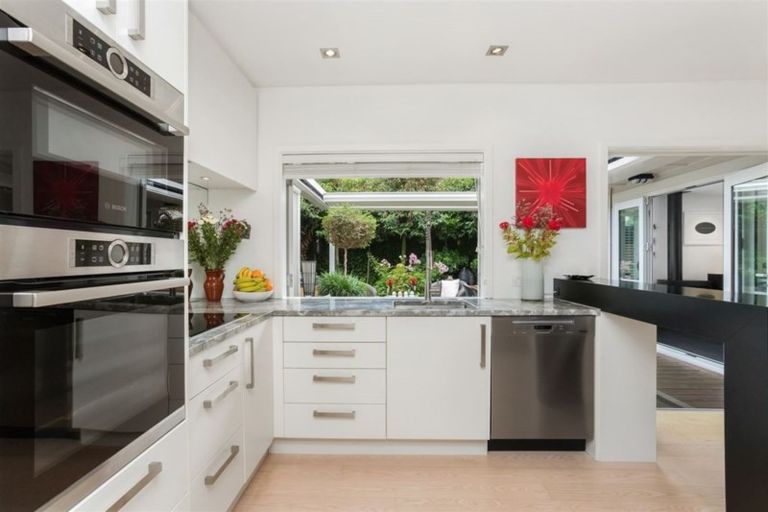 Photo of property in 40 Wroxton Terrace, Merivale, Christchurch, 8014