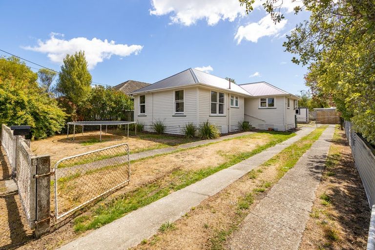 Photo of property in 33 Railway Crescent, Masterton, 5810
