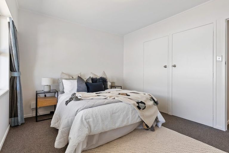 Photo of property in 2/16 Beach Road, Castor Bay, Auckland, 0620