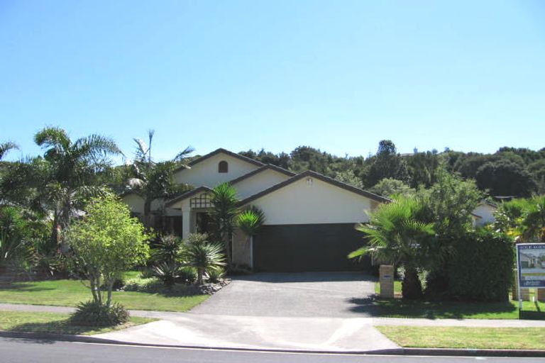 Photo of property in 21 Kate Sheppard Avenue, Torbay, Auckland, 0630