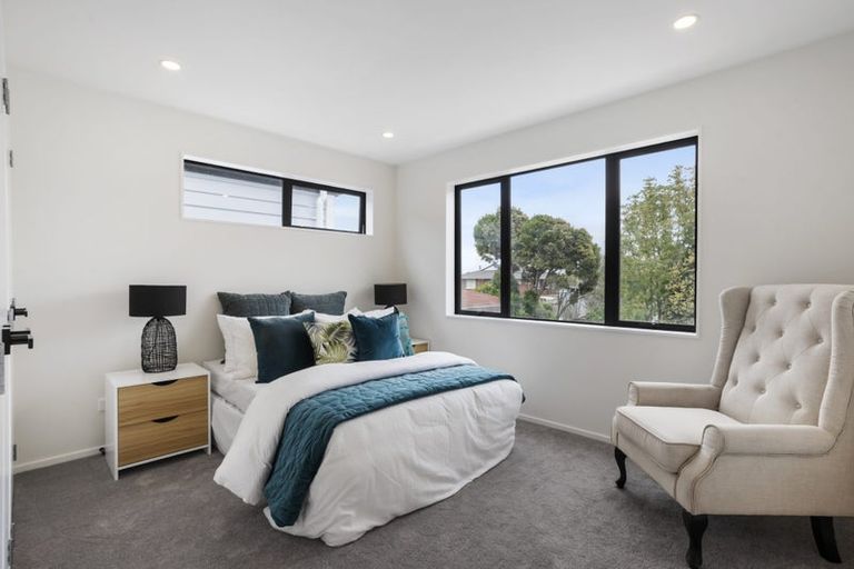 Photo of property in 21b Pipitea Place, Massey, Auckland, 0614