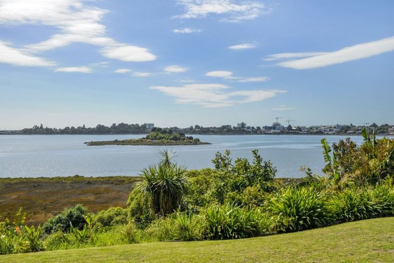 Photo of property in 8b Novella Place, Brookfield, Tauranga, 3110