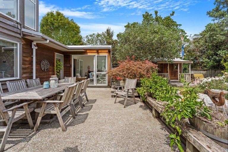 Photo of property in 9 Grand View Road, Leigh, 0985