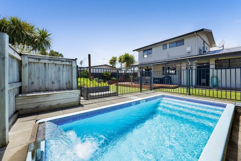 Photo of property in 164 Tukapa Street, Westown, New Plymouth, 4310