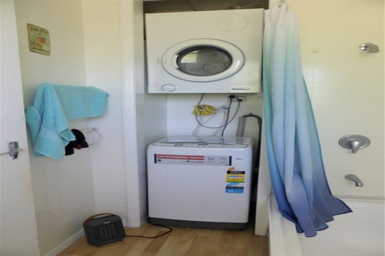 Photo of property in 5e Harrold Street, Highbury, Wellington, 6012