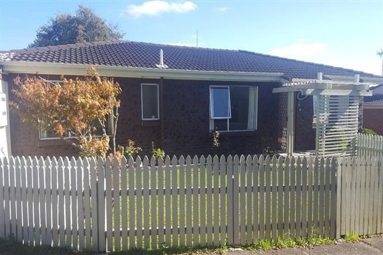 Photo of property in 1/11 Ciprian Place, Henderson, Auckland, 0612