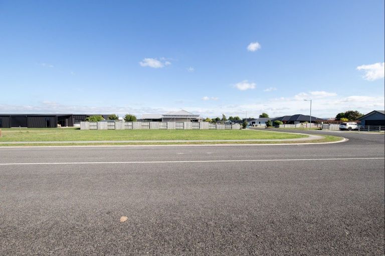 Photo of property in 32 Costello Drive, Ngatea, 3503