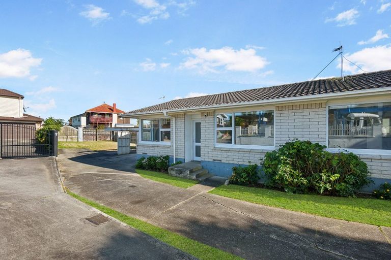 Photo of property in 1/82 Buckland Road, Mangere East, Auckland, 2024