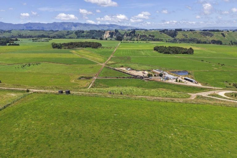 Photo of property in 1968 Kimbolton Road, Kiwitea, Feilding, 4777