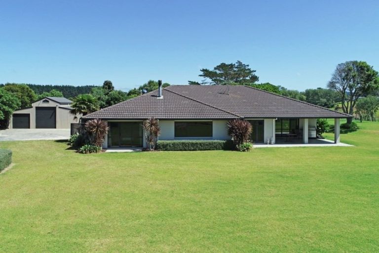 Photo of property in 3048 Awhitu Road, Awhitu, Waiuku, 2684