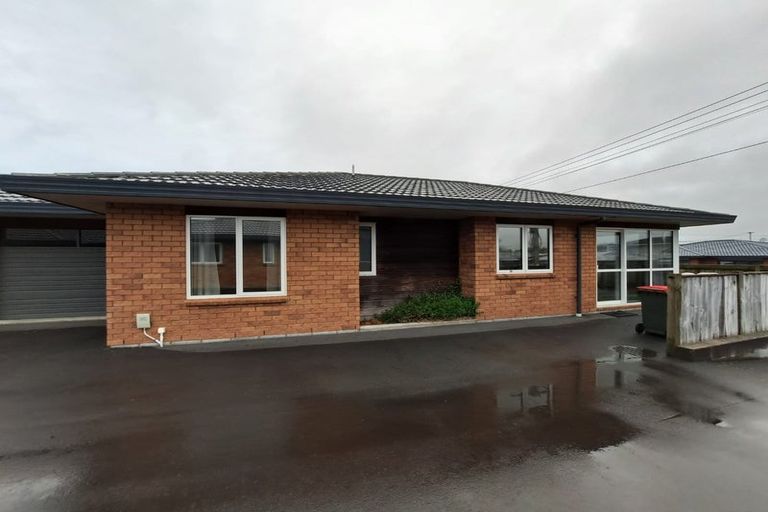 Photo of property in 33 Clemow Road, Fitzroy, New Plymouth, 4312