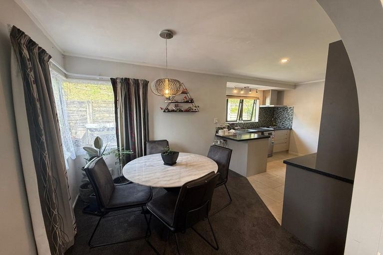 Photo of property in 5 Duncan Street, Tawa, Wellington, 5028