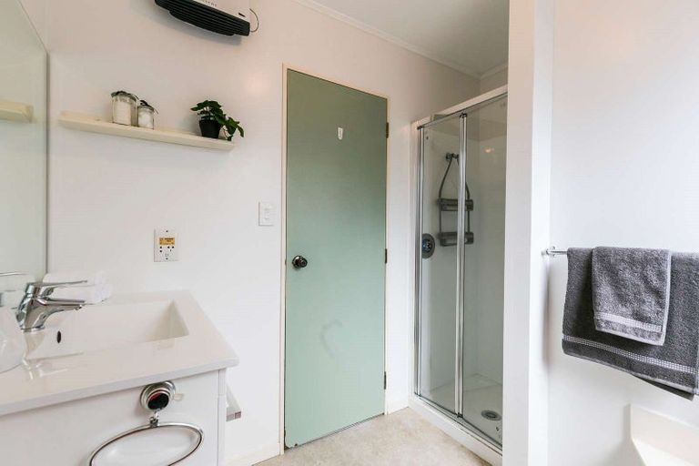 Photo of property in 36 Dominica Crescent, Grenada Village, Wellington, 6037