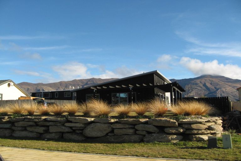Photo of property in 10 Perrow Street, Wanaka, 9305