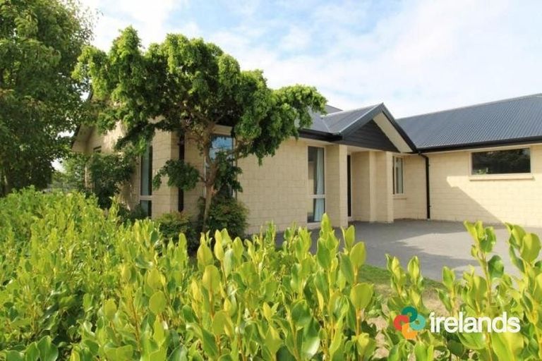 Photo of property in 2 Aroha Street, Pegasus, 7612