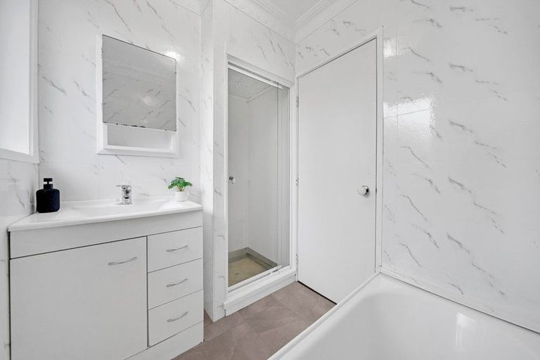 Photo of property in 3 Dundas Place, Henderson, Auckland, 0612