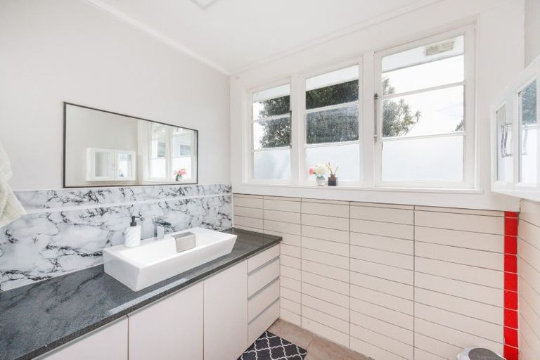 Photo of property in 110 Limbrick Street, Terrace End, Palmerston North, 4410