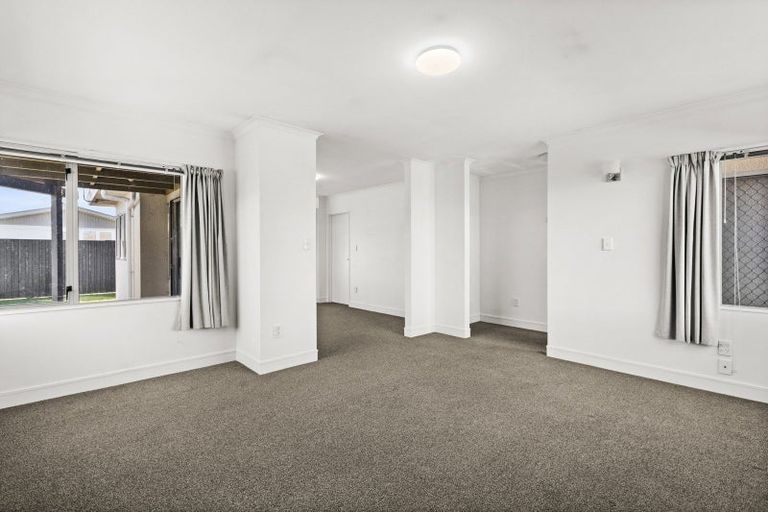 Photo of property in 2/52 Te Aute Road, Havelock North, 4130