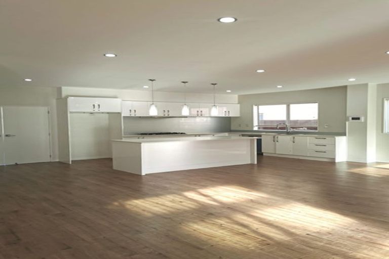 Photo of property in 72 Castlederg Drive, Flat Bush, Auckland, 2019