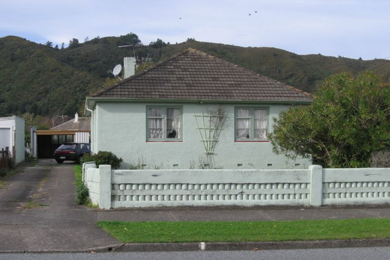 Photo of property in 6 Hunter Street, Taita, Lower Hutt, 5011