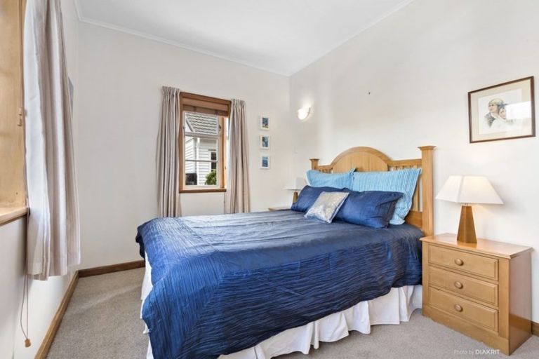 Photo of property in 10 Wayside, Miramar, Wellington, 6022