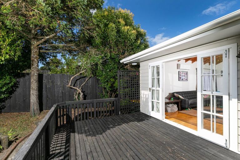 Photo of property in 1/84 West Coast Road, Glen Eden, Auckland, 0602