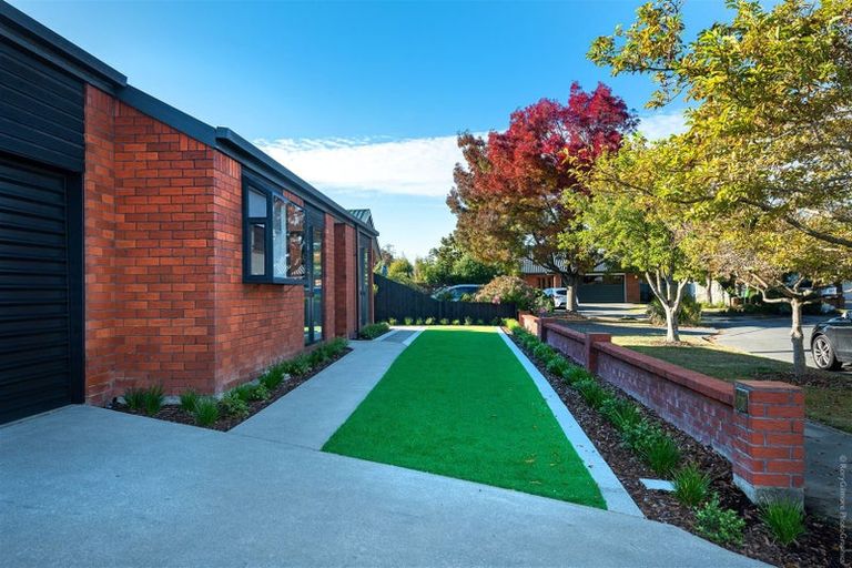 Photo of property in 1/9 Claverley Gardens, Avonhead, Christchurch, 8042