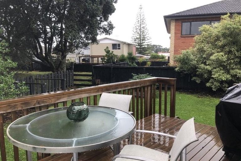 Photo of property in 3/17 West Hoe Road, Orewa, 0931