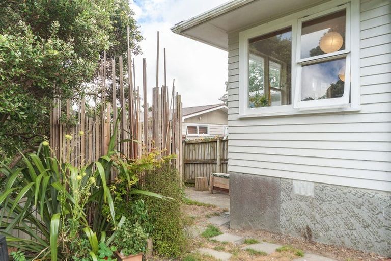 Photo of property in 3 Foyle Street, Island Bay, Wellington, 6023