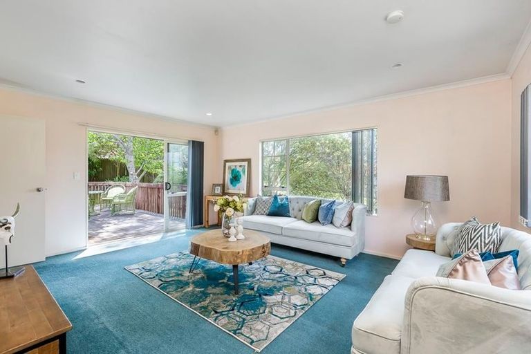 Photo of property in 35 Trotting Terrace, Fairview Heights, Auckland, 0632
