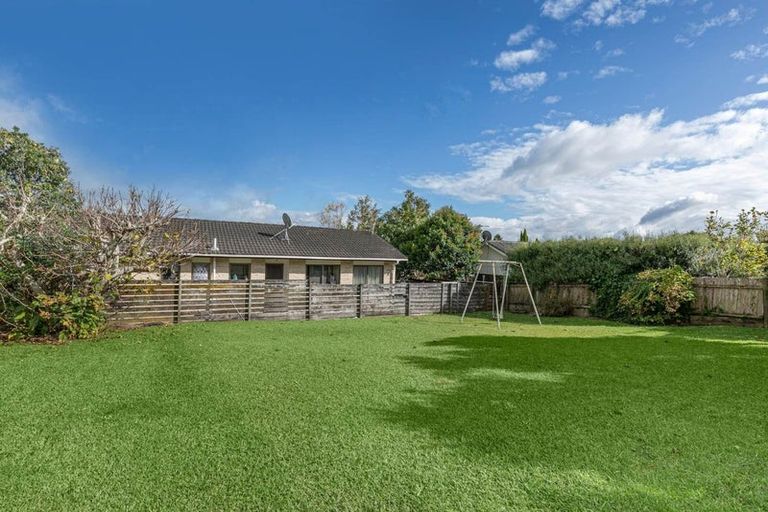 Photo of property in 40 Sunnyfield Crescent, Glenfield, Auckland, 0629