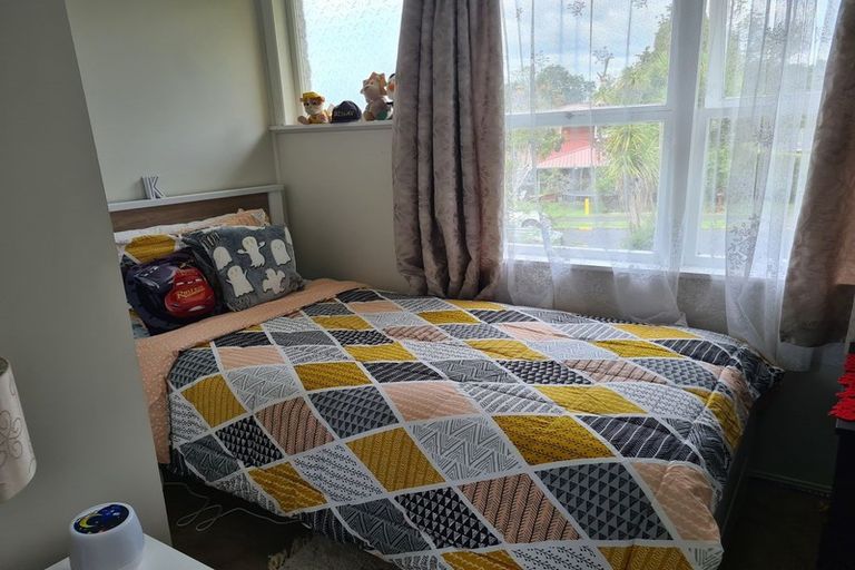 Photo of property in 2/46 Scenic Drive, Manurewa, Auckland, 2102