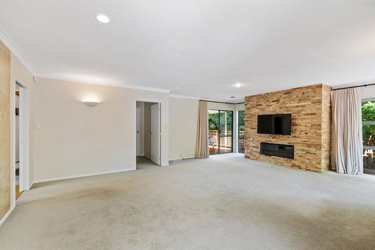 Photo of property in 8a Williams Terrace, Fitzherbert, Palmerston North, 4410