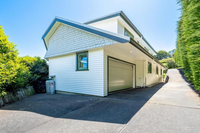 Photo of property in 160 Dyers Pass Road, Cashmere, Christchurch, 8022
