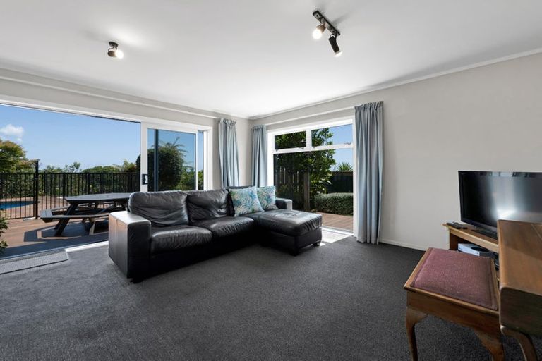 Photo of property in 138 Govett Avenue, Frankleigh Park, New Plymouth, 4310