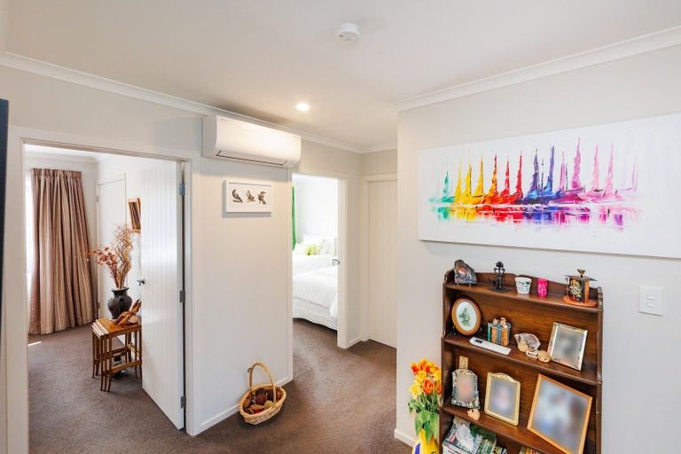 Photo of property in 14 Lorenzo Place, Kelvin Grove, Palmerston North, 4414