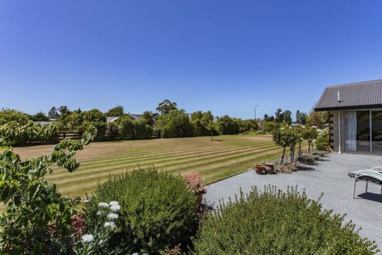 Photo of property in 11 Riverside Way, Amberley, 7410