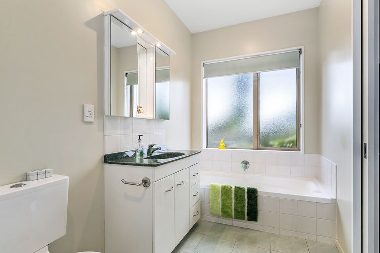 Photo of property in 15 Caleb Place, Northwood, Christchurch, 8051