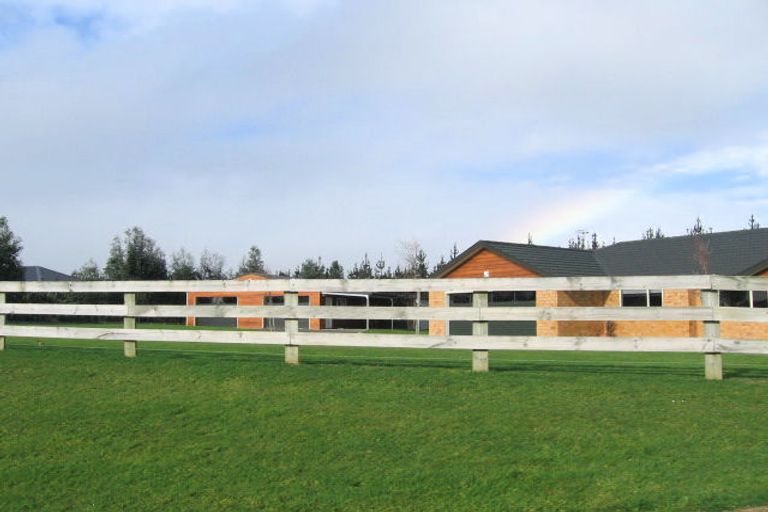 Photo of property in 54 Polson Hill Drive, Aokautere, Palmerston North, 4471