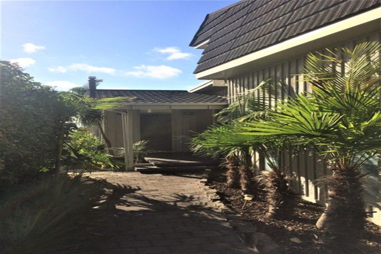 Photo of property in 23 Churchill Road, Murrays Bay, Auckland, 0630