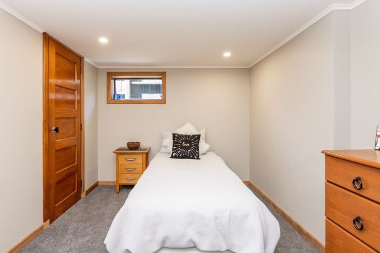 Photo of property in 1 Coleman Terrace, Hospital Hill, Napier, 4110