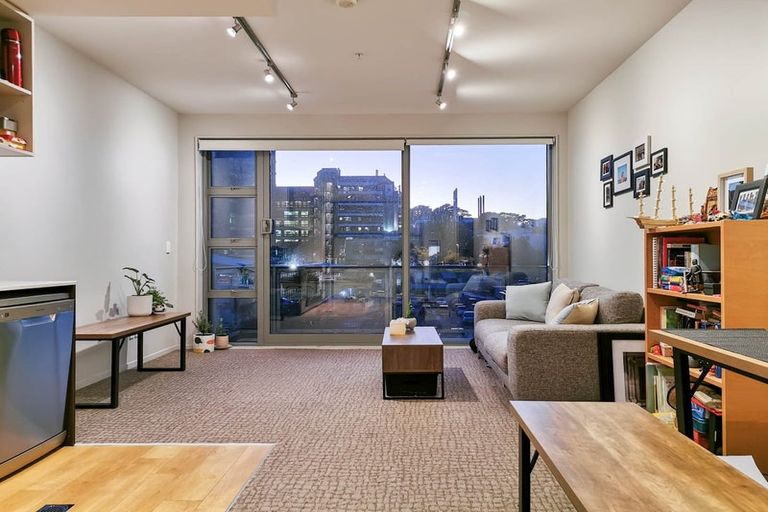 Photo of property in Masina Apartments, 210/80 Riddiford Street, Newtown, Wellington, 6021