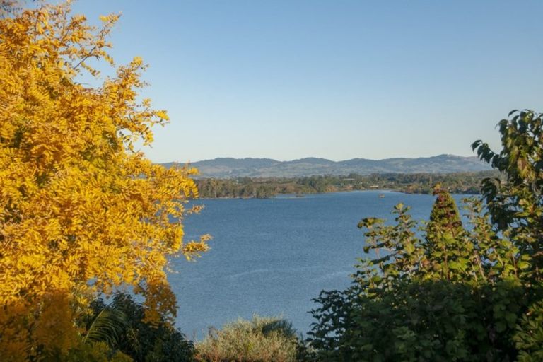 Photo of property in 1 Tinopai Drive, Omokoroa, 3114