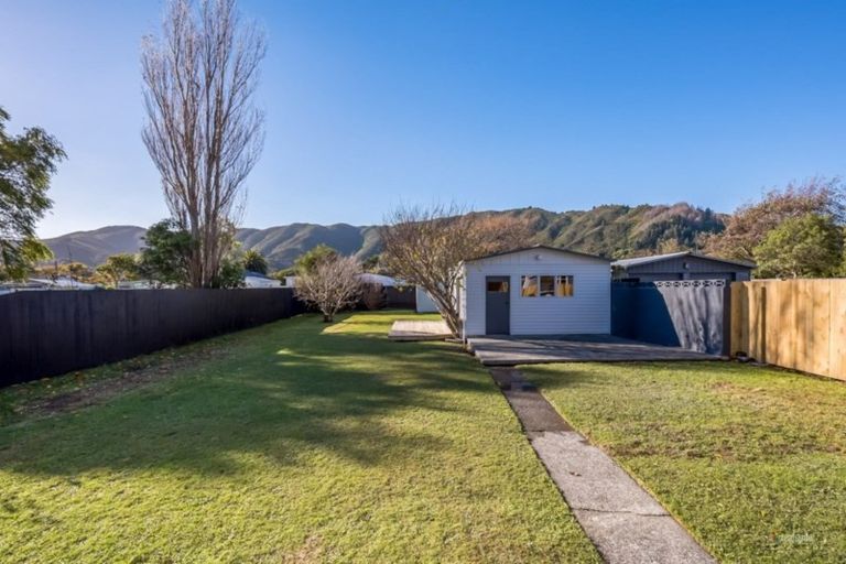 Photo of property in 23 Dover Road, Wainuiomata, Lower Hutt, 5014