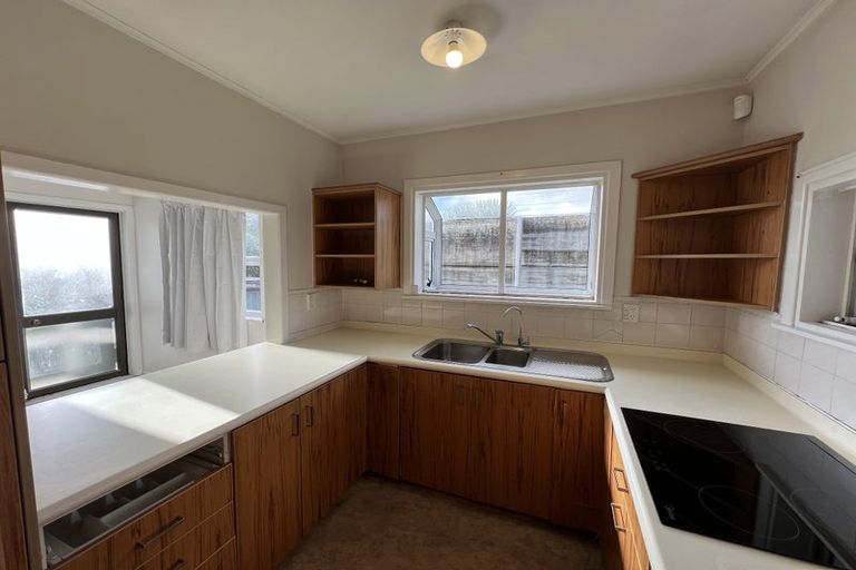 Photo of property in 25 Marewa Street, Te Atatu South, Auckland, 0610
