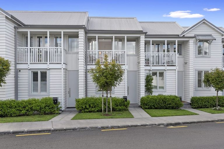 Photo of property in 9/83 Hinemoa Street, Birkenhead, Auckland, 0626