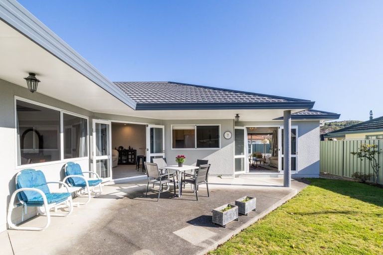 Photo of property in 3 Dules Walk, Taradale, Napier, 4112